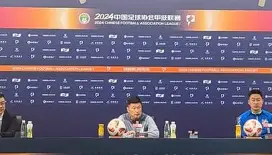 九游网页平台-窗口期英超焦点战，广州队主帅复盘，态度坚定，阵容厚度经受考验(中超最后一轮形势分析)