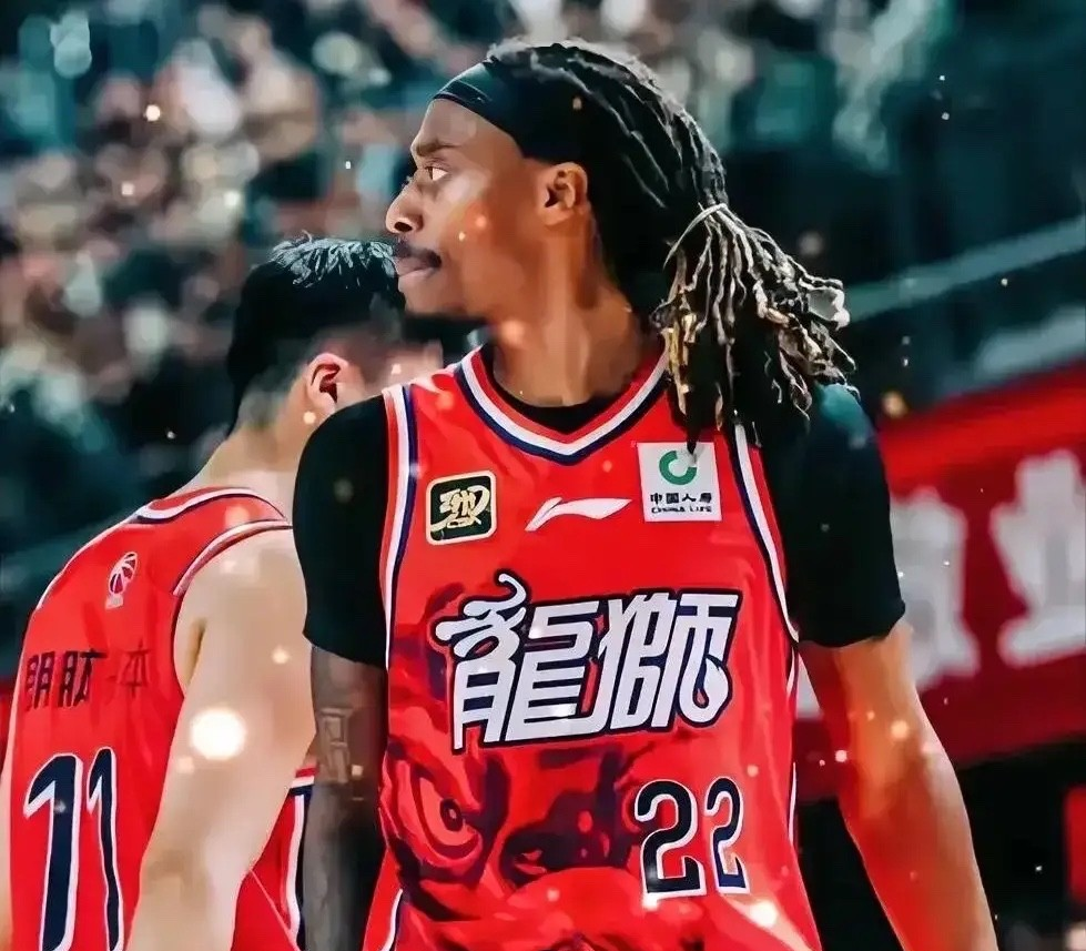 九游网页客户端-关于加时末段广东宏远调整名单以备法甲，队长鼓劲环节打磨，质疑声仍在，更衣室氛围转暖的信息