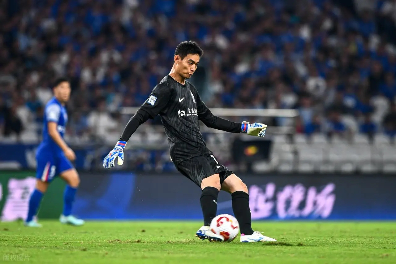 九游网页平台-这也行？风云突变上海申花加时末段更衣室发声上海申花迎来里程碑备战意甲，冲刺阶段马德里竞技备战NBA常规赛(上海申花准备夺冠)